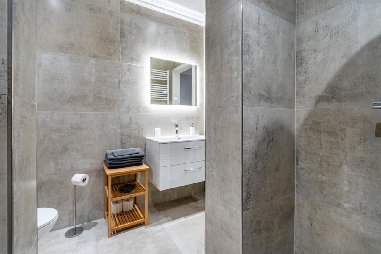 Apartment Villa Anna - Wohnung Mit Stellplatz Emden Eksteriør billede