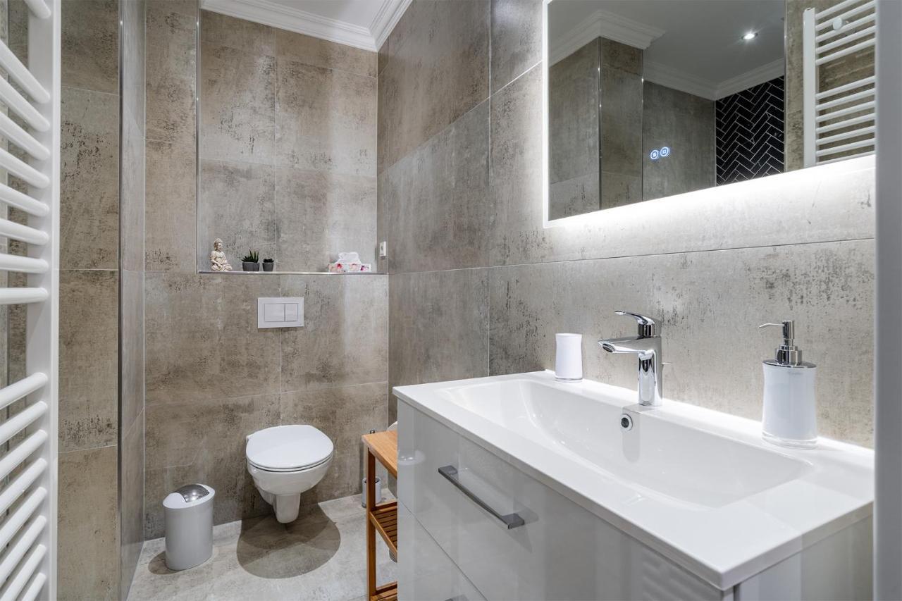 Apartment Villa Anna - Wohnung Mit Stellplatz Emden Eksteriør billede